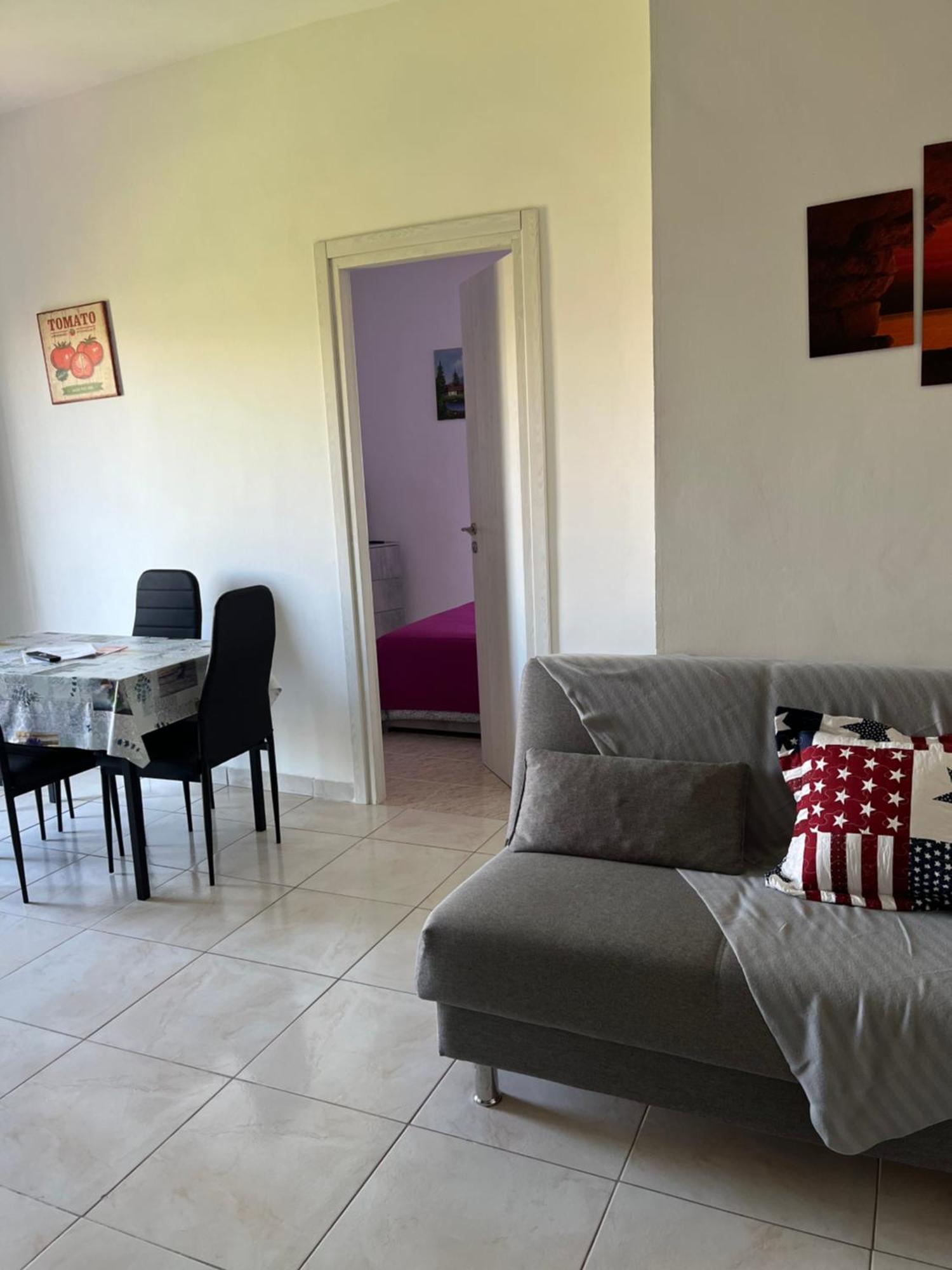 Monolocale Rosy Apartment Fiumicino Bagian luar foto