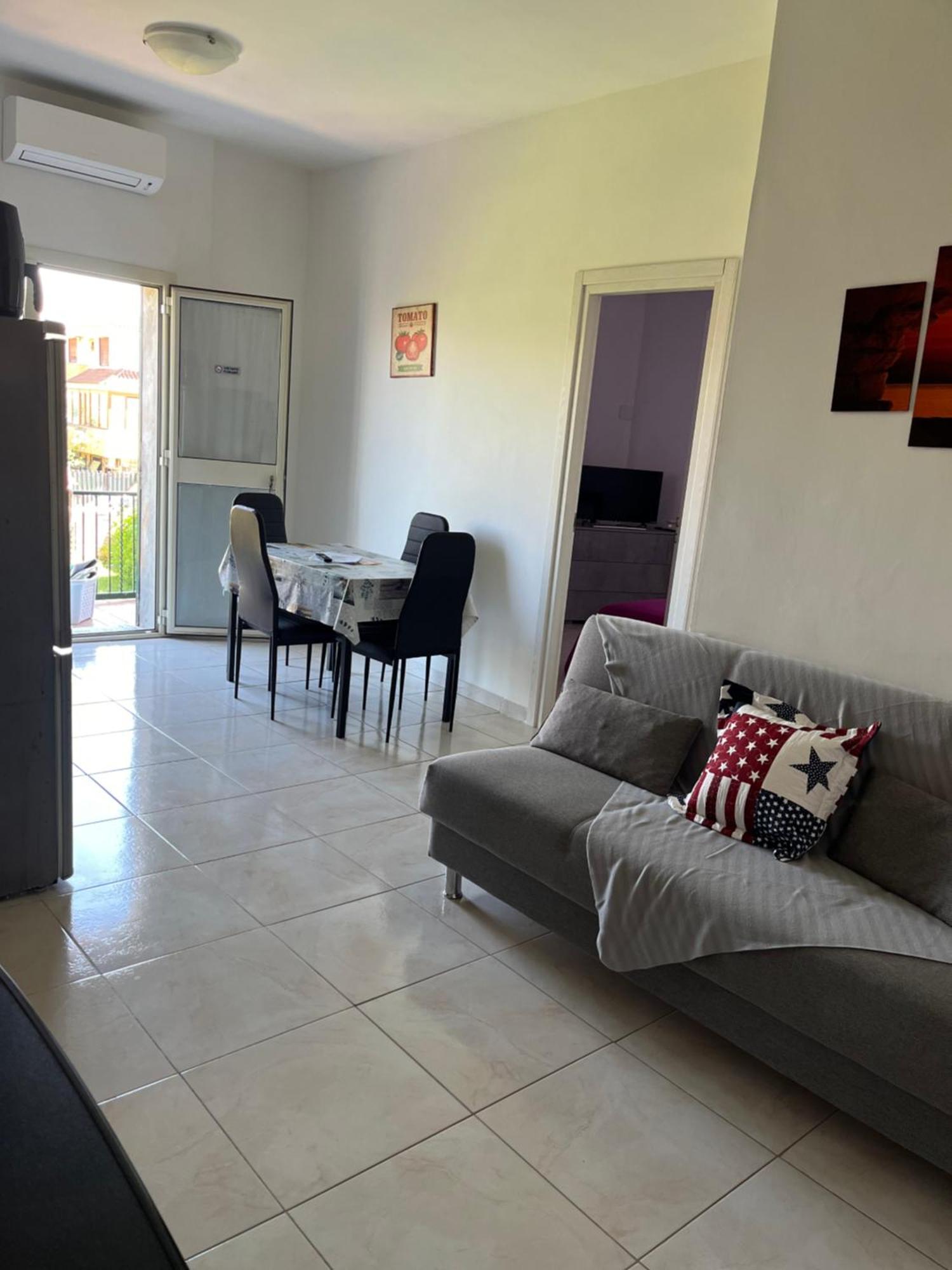 Monolocale Rosy Apartment Fiumicino Bagian luar foto